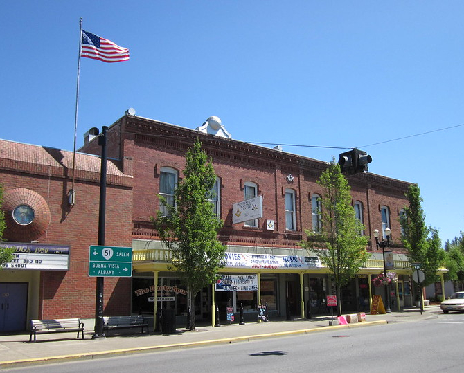 Image of building in downtown Independence, Oregon