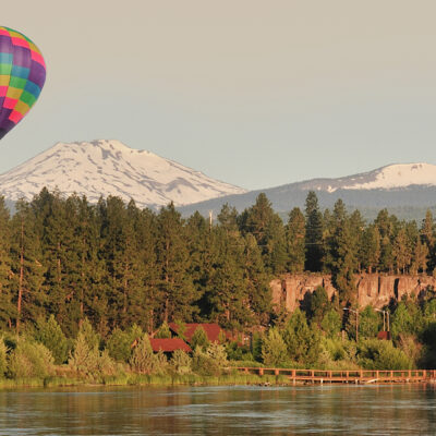 Hot air balloon over Bend